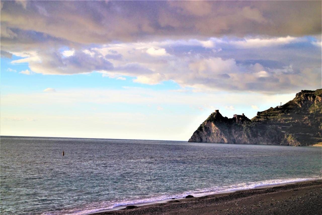拉弗斯塔斯库拉露营地 SantʼAlessio Siculo 外观 照片