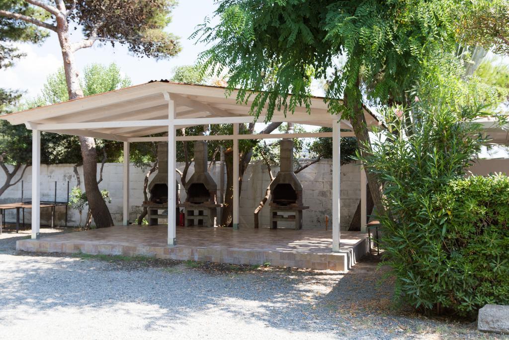 拉弗斯塔斯库拉露营地 SantʼAlessio Siculo 外观 照片