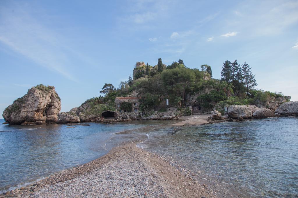 拉弗斯塔斯库拉露营地 SantʼAlessio Siculo 外观 照片