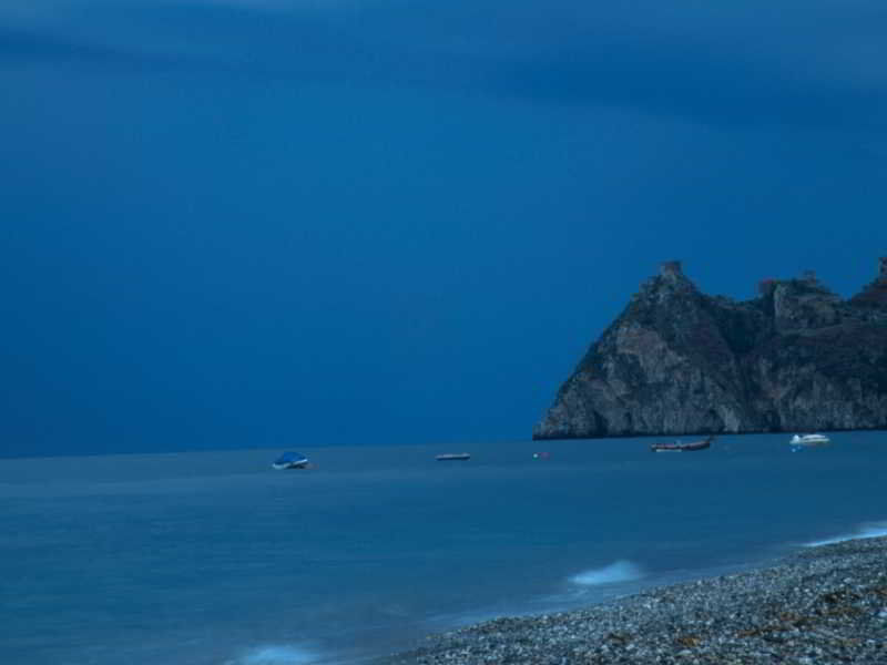 拉弗斯塔斯库拉露营地 SantʼAlessio Siculo 外观 照片